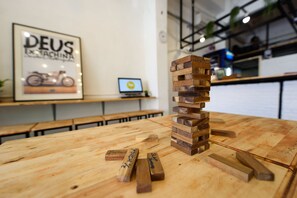 Game room - Warm White Hostel (Bangkok)
