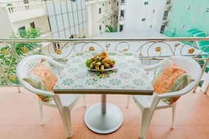 Deluxe Room, 1 Bedroom | Balcony - RK Guesthouse (Patong)