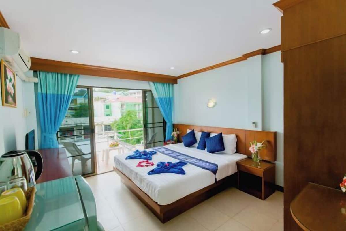 In-room safe, desk, blackout curtains, free WiFi