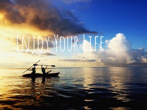 Perto da praia, areia branca 