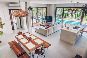 In-room safe, individually decorated, individually furnished - Coco Lilly Villas (Ko Pha-ngan)