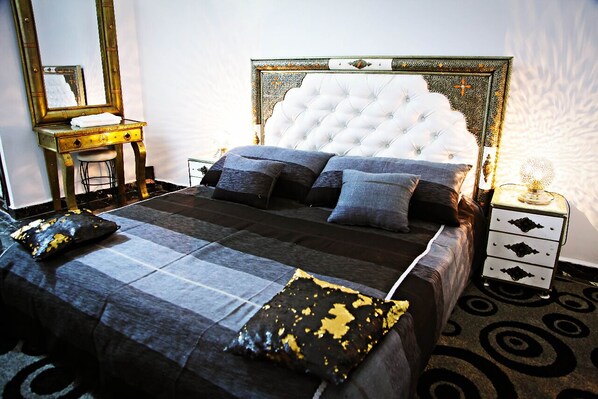 Sängtillbehör av högsta kvalitet, mörkläggningsgardiner och gratis wi-fi