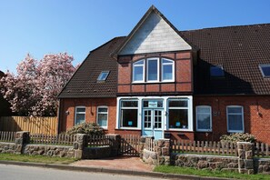 Mặt tiền nơi lưu trú