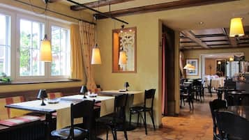 Lunch and dinner served, Regional cuisine