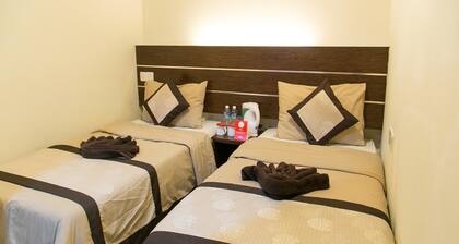 OYO 105 Sabrina Golden Palace Hotel