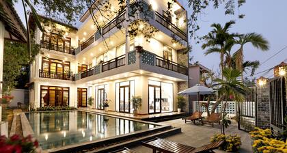 Tropical Garden & Pool Villa