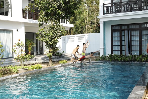 Outdoor pool - Tropical Garden & Pool Villa (Da Nang)