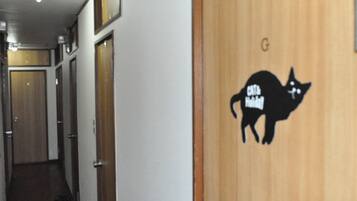 Standard Single Room – Caters to Women | Desk, free WiFi