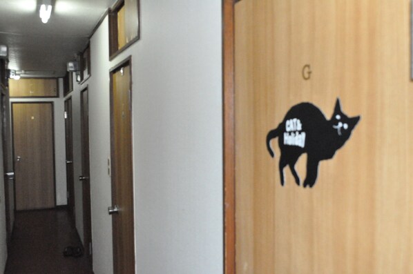 Standard Single Room โ Caters to Women | Desk, free WiFi - Ofu Jyoshi Kaikan 2nd Building โ Caters to Women - Hostel (Tokyo)