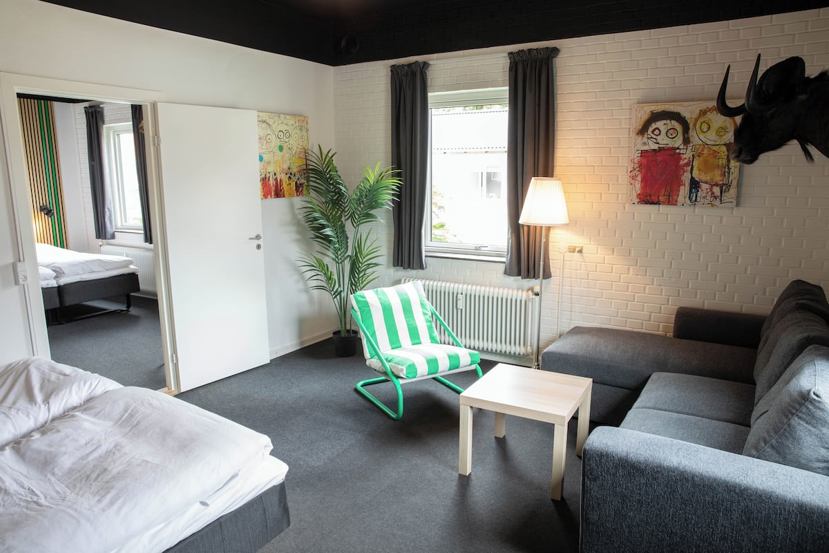 Deluxe Room (Linen Excluded) | Blackout drapes, iron/ironing board, free WiFi