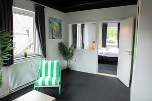 デラックス ルーム (Linen Excluded) | 遮光カーテン、アイロン / アイロン台、WiFi (無料)