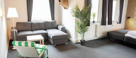 Cortinas blackout, tabla de planchar con plancha y wifi gratis