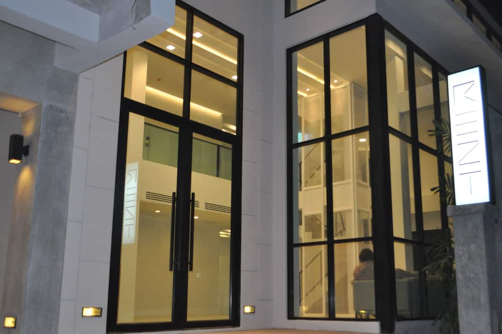 Rezt Bangkok - Hostel