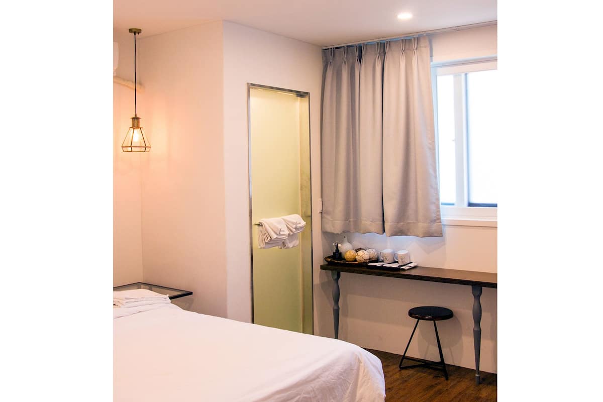Deluxe Double Room | Select Comfort beds, in-room safe, desk, rollaway beds
