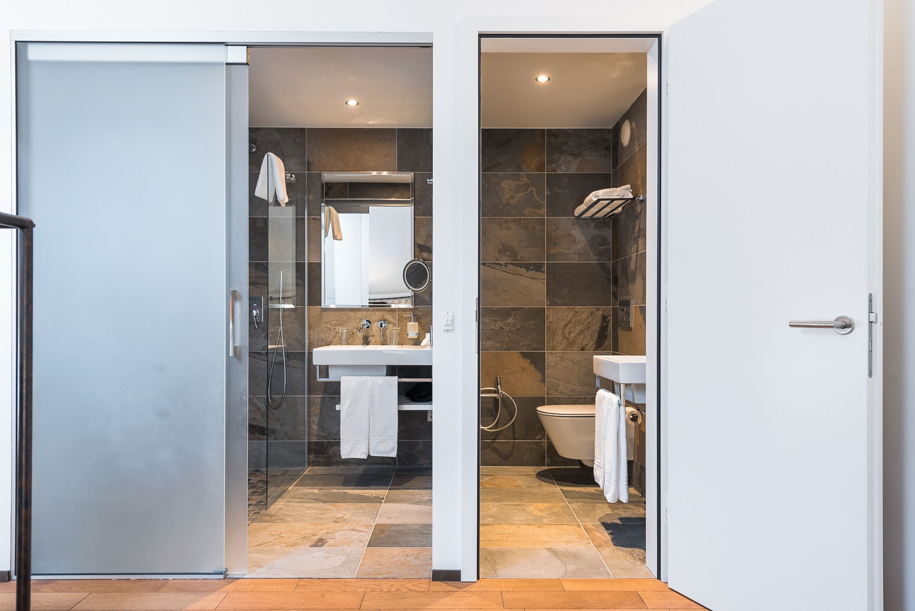 design loft | bathroom | shower, eco-friendly toiletries, hair dryer, towels
