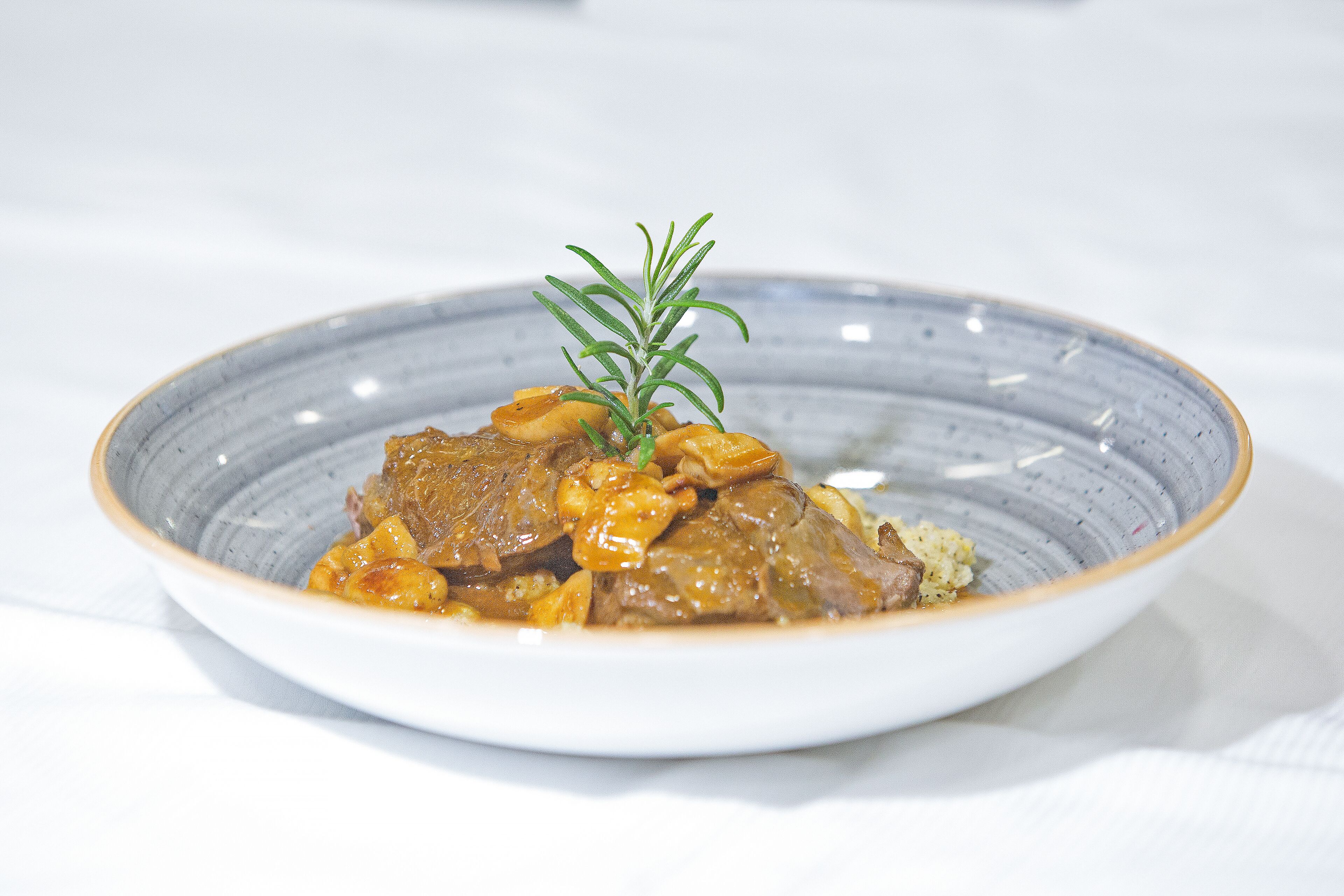 lunch and dinner served