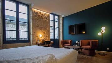 Premium Double Room | Individually decorated, individually furnished, soundproofing, free WiFi