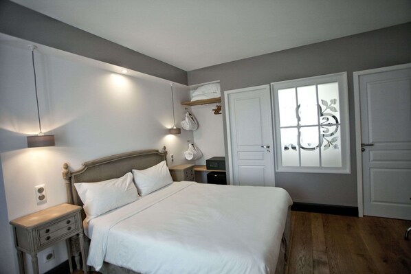 Individually decorated, individually furnished, soundproofing, free WiFi