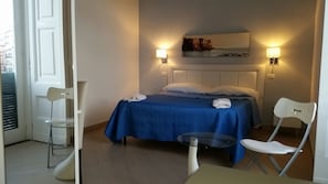 Deluxe Double Room, 1 Queen Bed, Non Smoking, Partial Sea View - Base Napoli B&B (Naples)