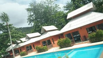 Luxury Pool View | Outdoor pool