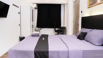 Deluxe Room | Desk, free WiFi, bed sheets
