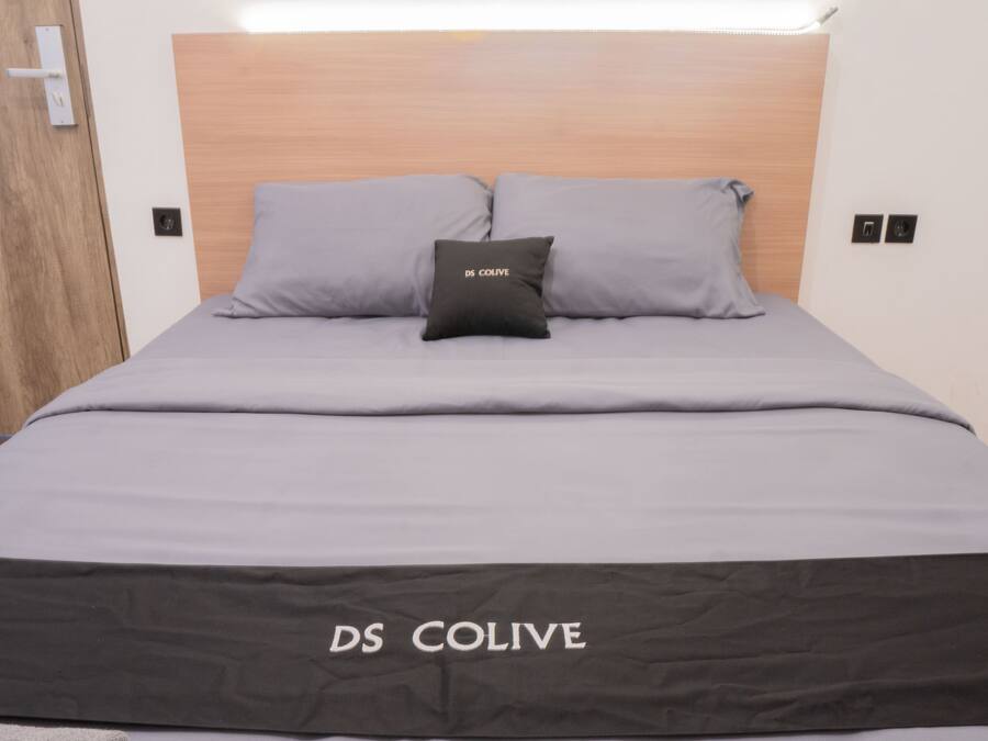 Deluxe Room | Desk, free WiFi, bed sheets