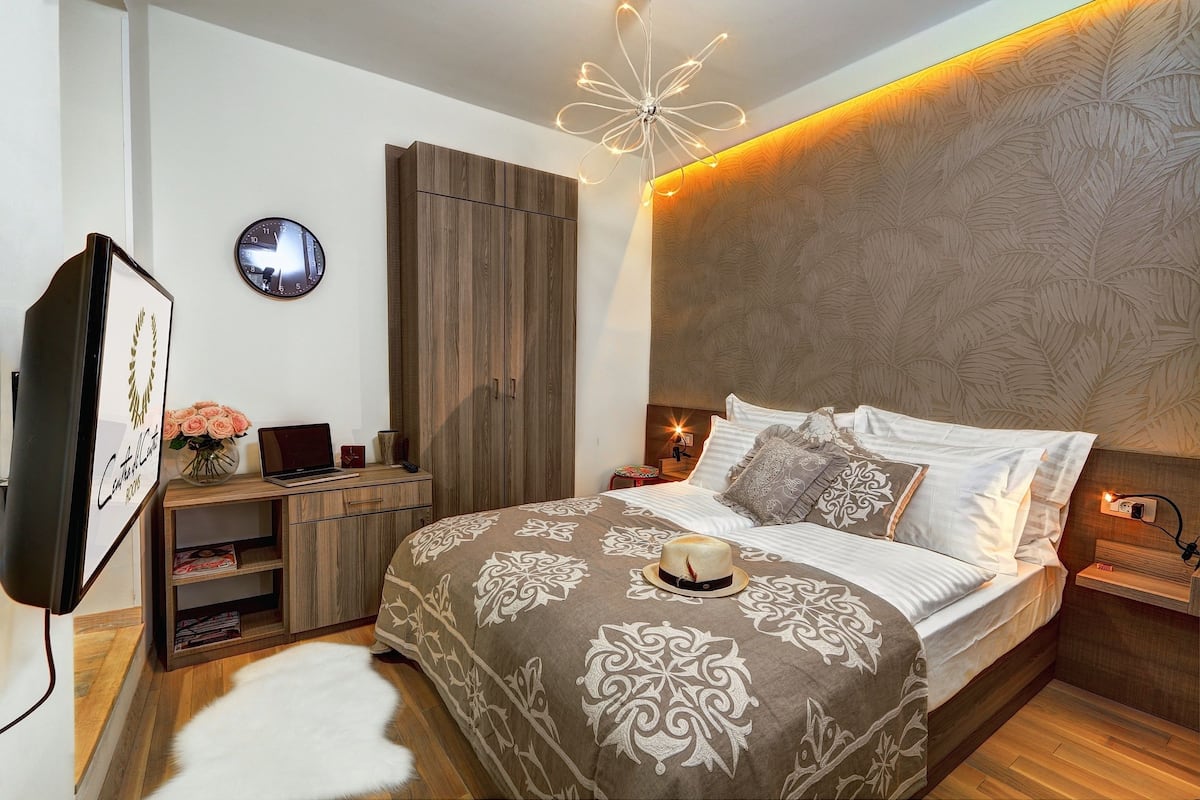 Economy Double Room | Una cassaforte in camera, insonorizzazione, Wi-Fi gratuito, lenzuola
