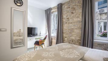 Superior Double Room | In-room safe, soundproofing, free WiFi, bed sheets