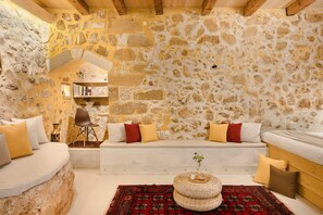 Suite | Area keluarga | Televisi layar datar 20-inci dengan saluran TV kabel dan TV