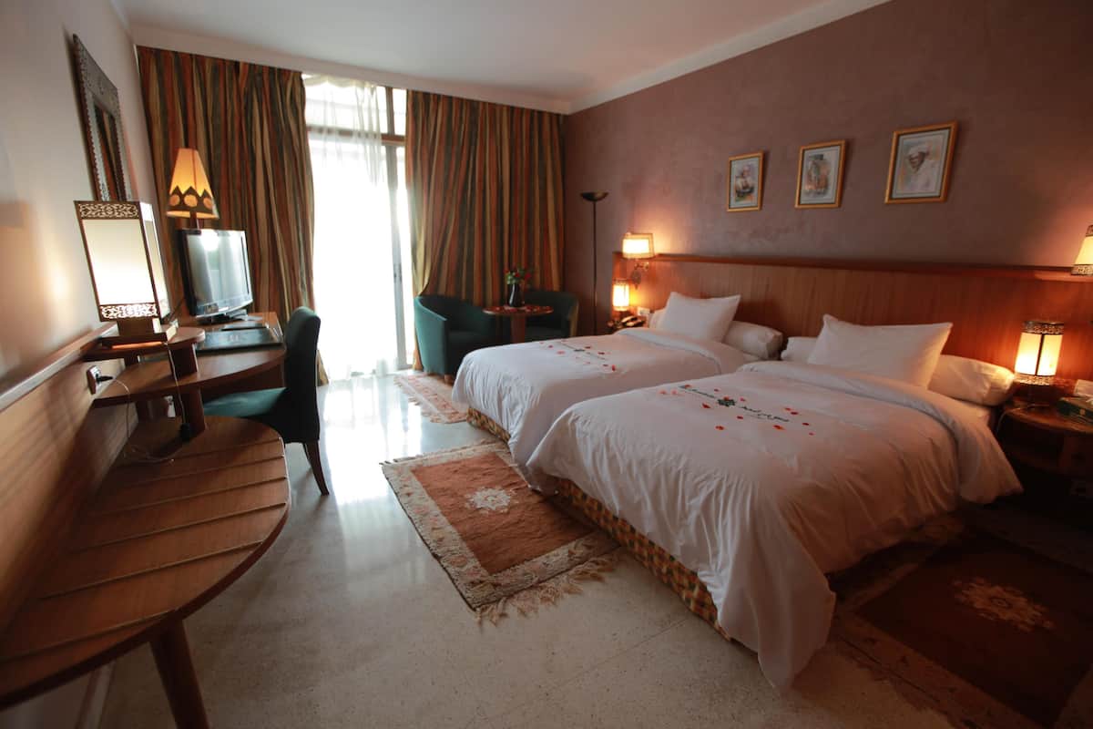Classic Double Room | Premium bedding, in-room safe, desk, blackout drapes