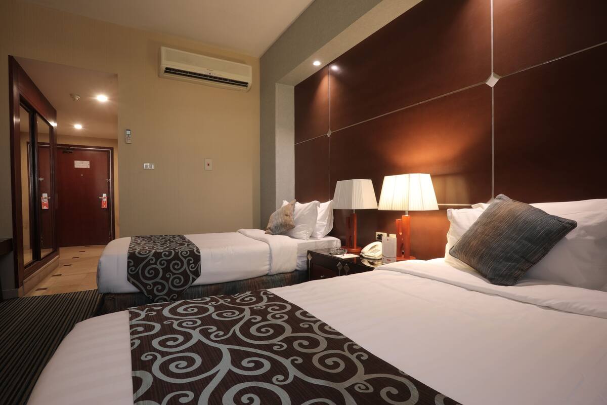 1 Schlafzimmer, hochwertige Bettwaren, Minibar, Zimmersafe