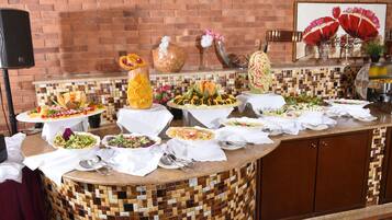 Tägliches inbegriffenes Frühstücksbuffet