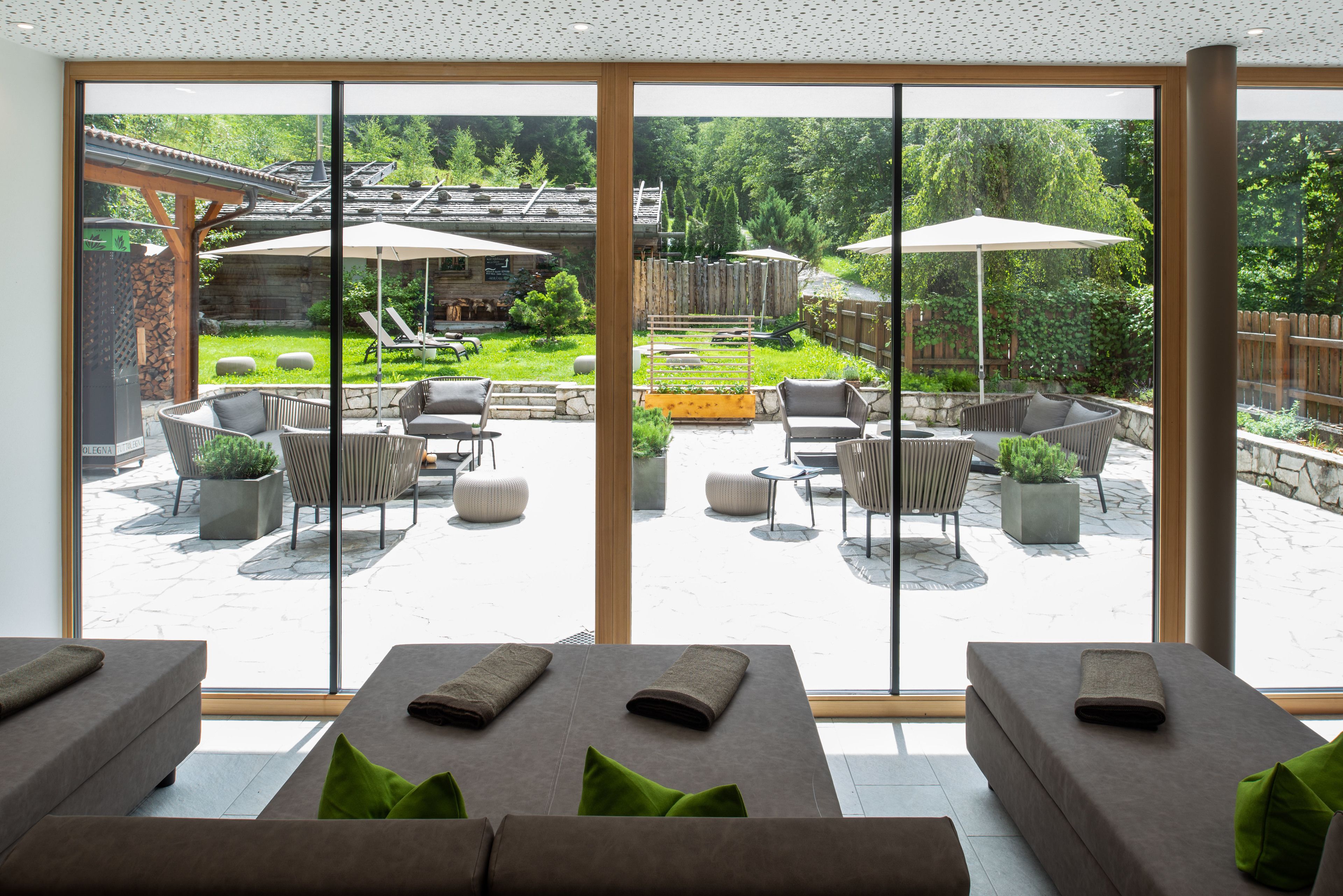 Sauna, hot tub, steam room, body treatments, aromatherapy, body wraps