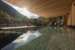 Un sauna, una bañera de hidromasaje, baño turco, tratamientos corporales
