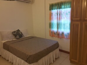 1 dormitorio, escritorio, tabla de planchar con plancha y wifi gratis