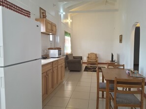 In-room dining - Date Palms Apartments (St. John's)