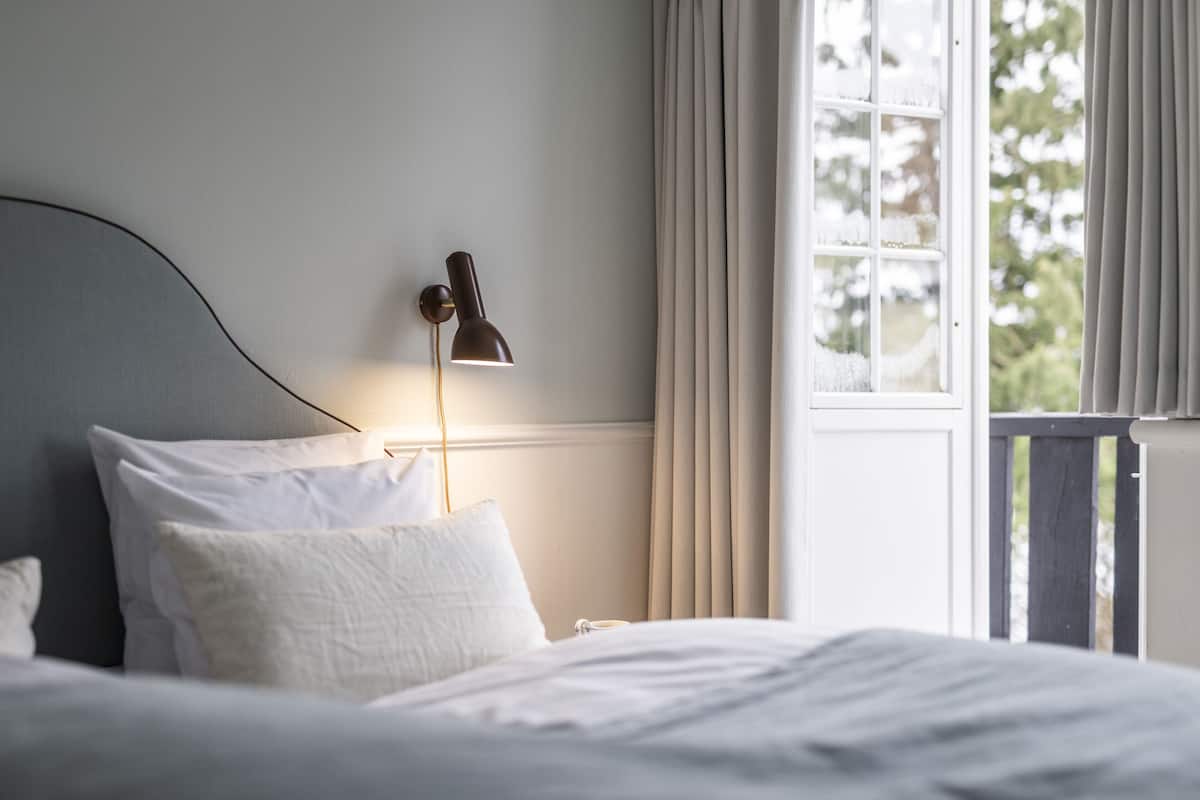 superior-dobbeltværelse i hovedhuset | in-room safe, desk, iron/ironing board, free wifi