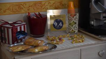 Free daily continental breakfast