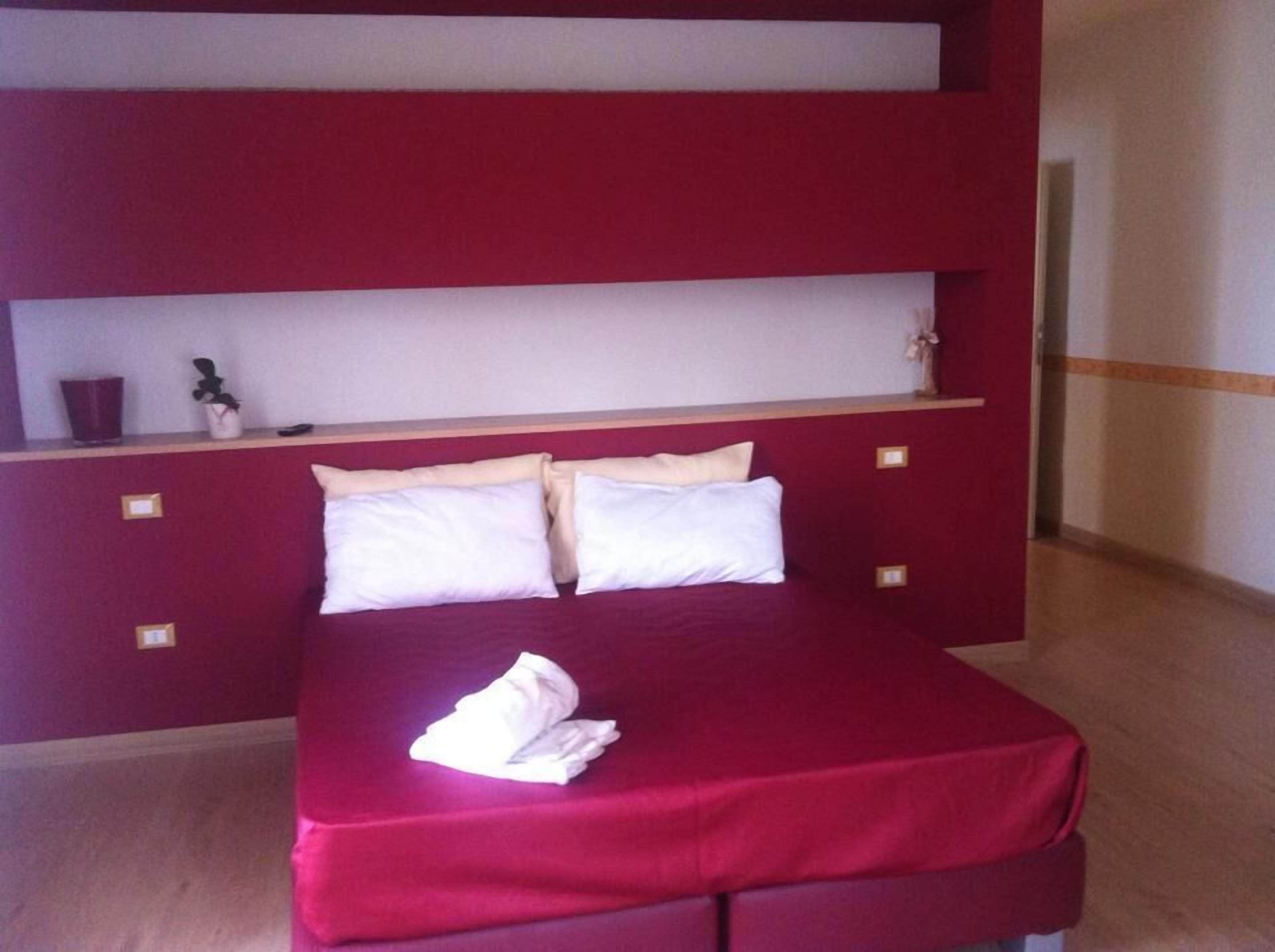 Ropa de cama de alta calidad y minibar 