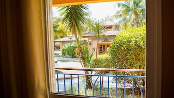 Quarto superluxo, Vista para o jardim - Incluso acesso ao Parque Aquático Hot Beach Olímpia | Roupas de cama premium, frigobar, cofres nos quartos
