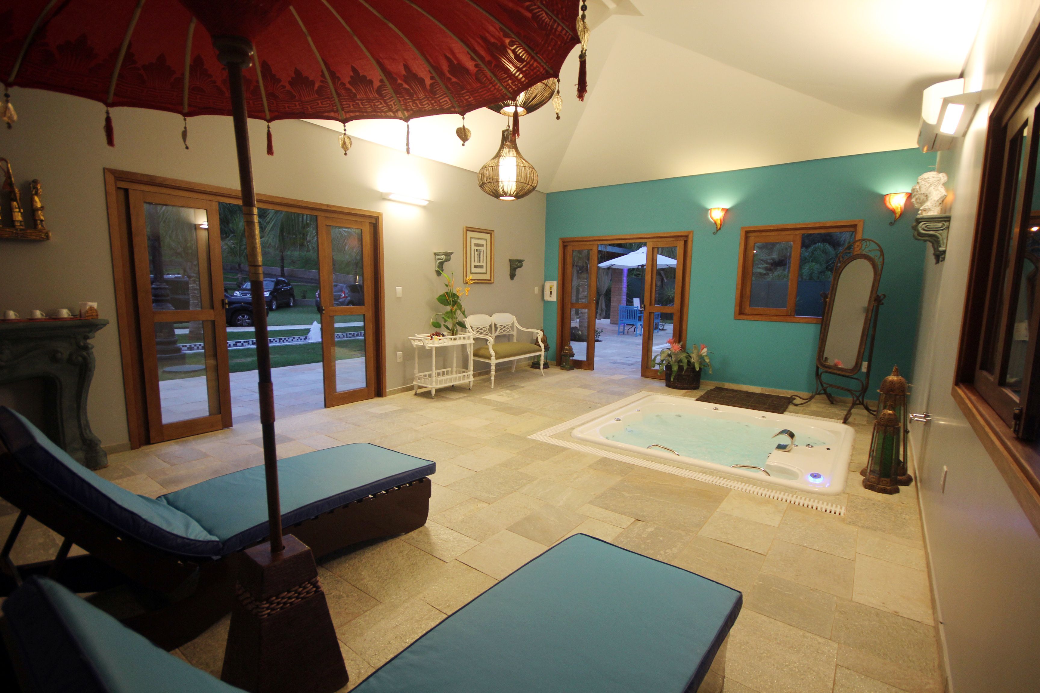 Couples treatment rooms, sauna, hot tub, steam room, Turkish bath