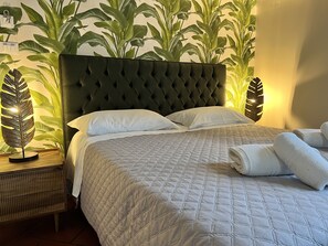 Ropa de cama de alta calidad y minibar 