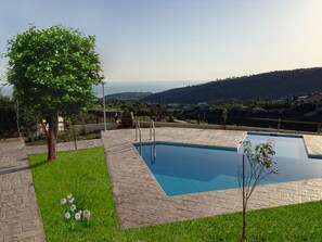 2 outdoor pools, sun loungers