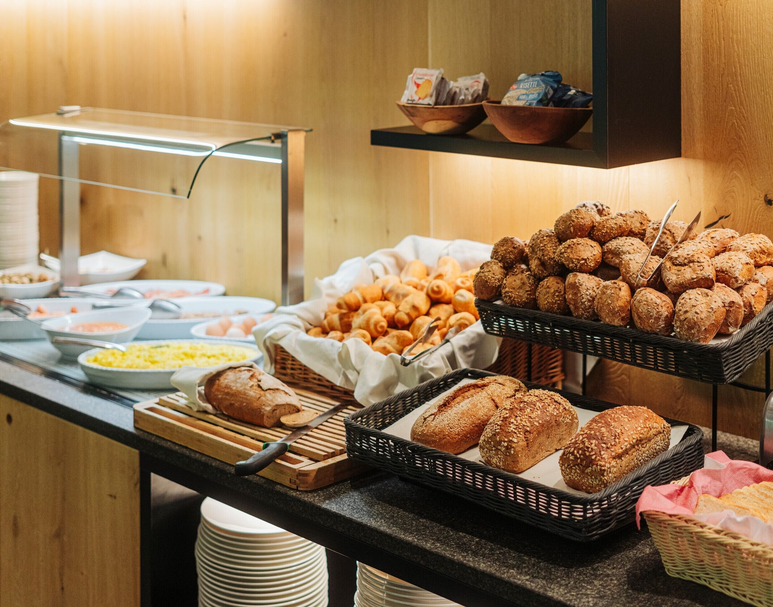 Päivittäinen buffetaamiainen maksusta