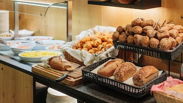 Päivittäinen buffetaamiainen maksusta