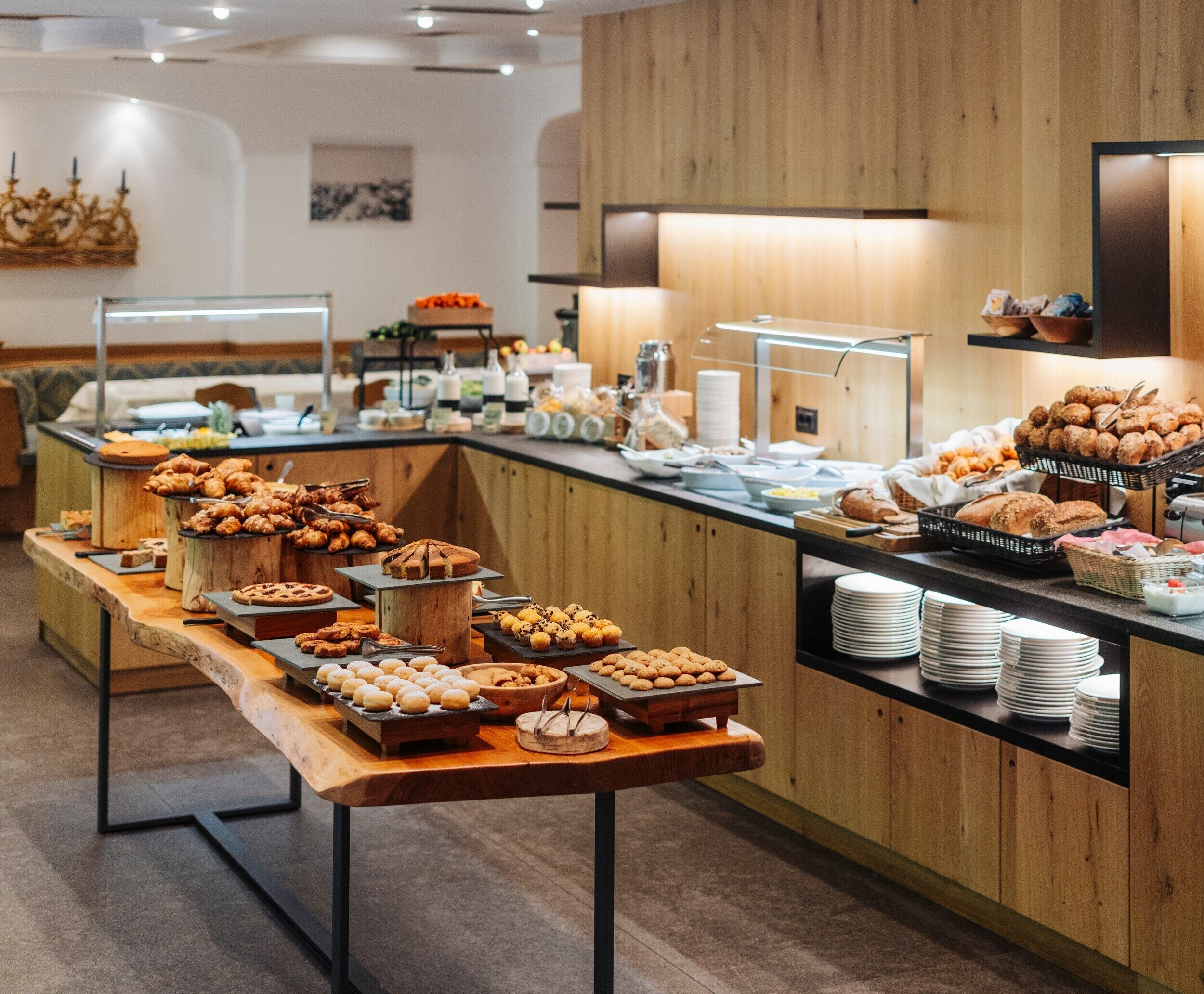 朝食 (ビュッフェ)、毎日提供 (有料)