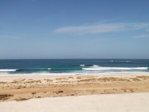 On the beach, white sand, surfing - Ca Jasmine (Boa Vista)