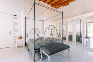 Senior Suite | Premium bedding, minibar, in-room safe, desk - Panjur Alacati (Cesme)