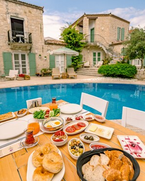 Free daily full breakfast  - Panjur Alacati (Cesme)