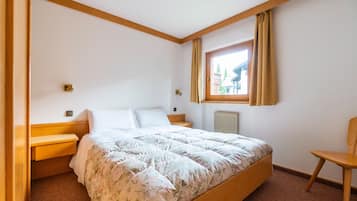 Apartment, 2 Bedrooms (6 people) | Free WiFi, bed sheets